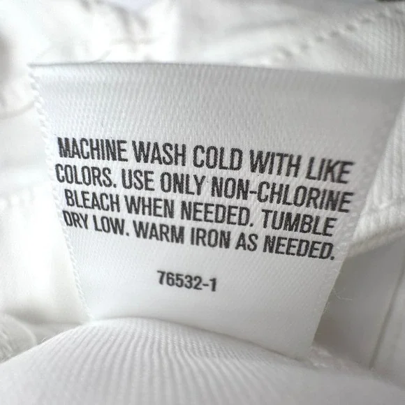 ST JOHN'S BAY NWT Womens 18 White Denim Bermuda Shorts Secretly Slender Mid Rise - Picture 7 of 9